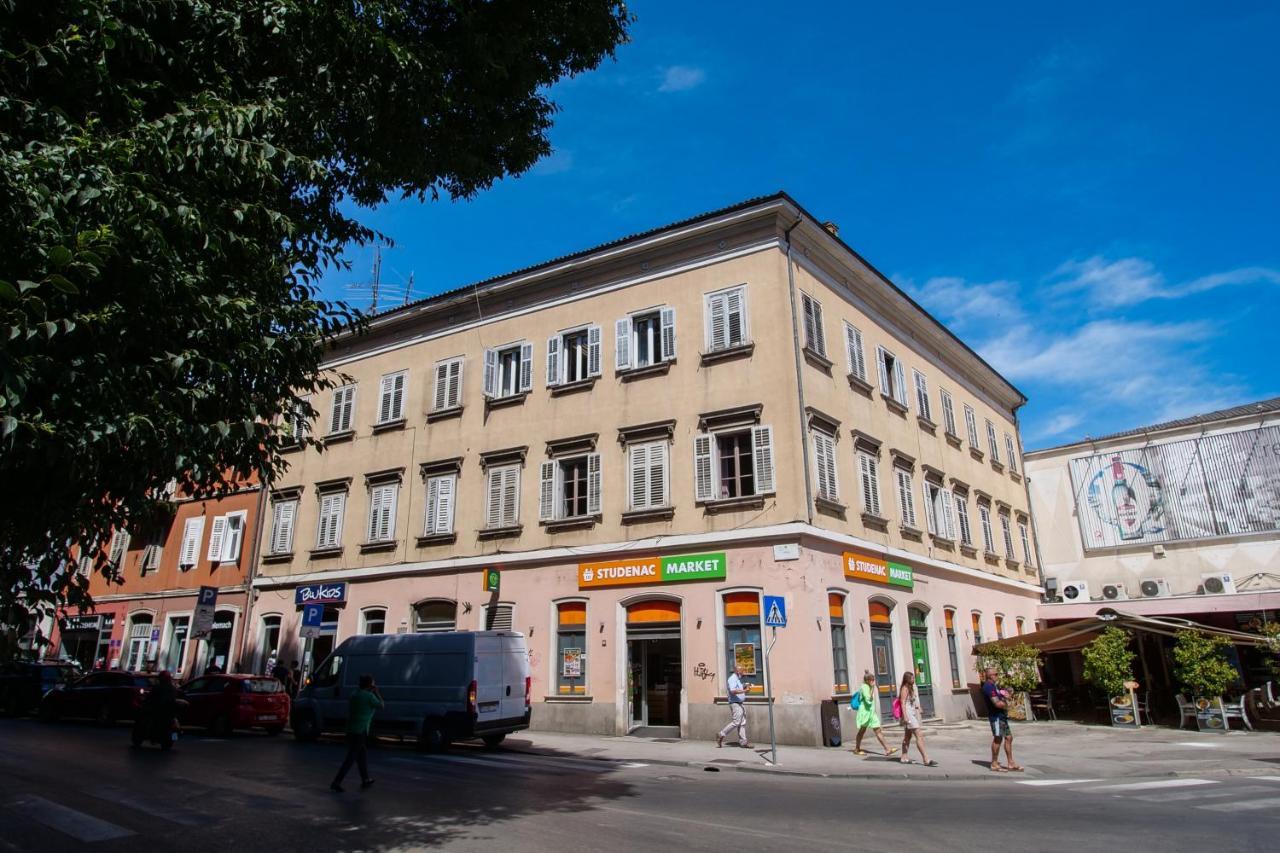 Amu Apartment Pula Exterior foto